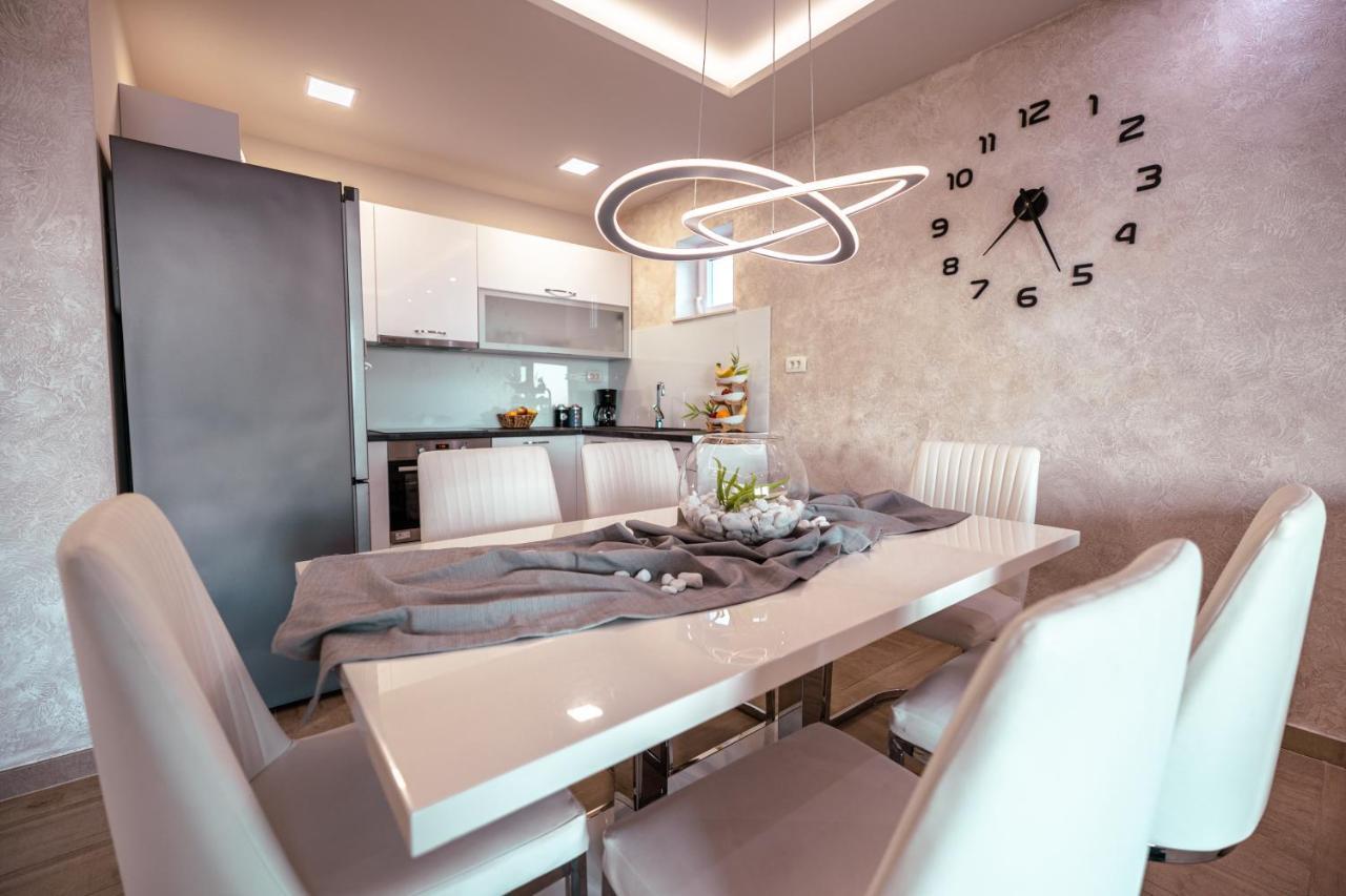 מאקרסקה Apartments Niko מראה חיצוני תמונה